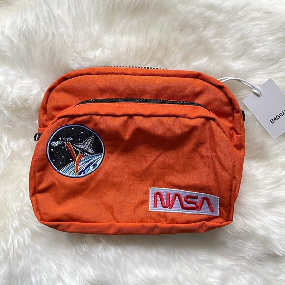BAGGU Handbags - NWT Baggu Fanny Pack - Space Shuttle Orange